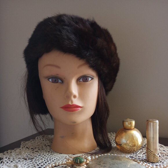 ***SOLD*** Vintage 60s Beautiful Glossy Brown Ranch Mink Pillbox Hat - Picture 1 of 9